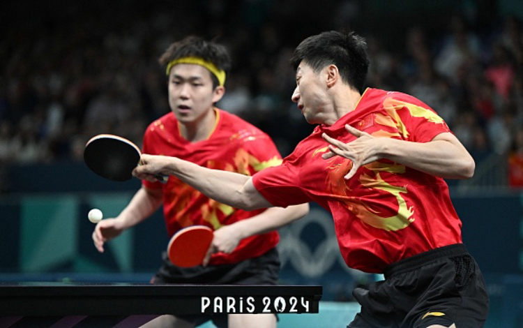 法国队碾压中国队，梁靖崑高光表现