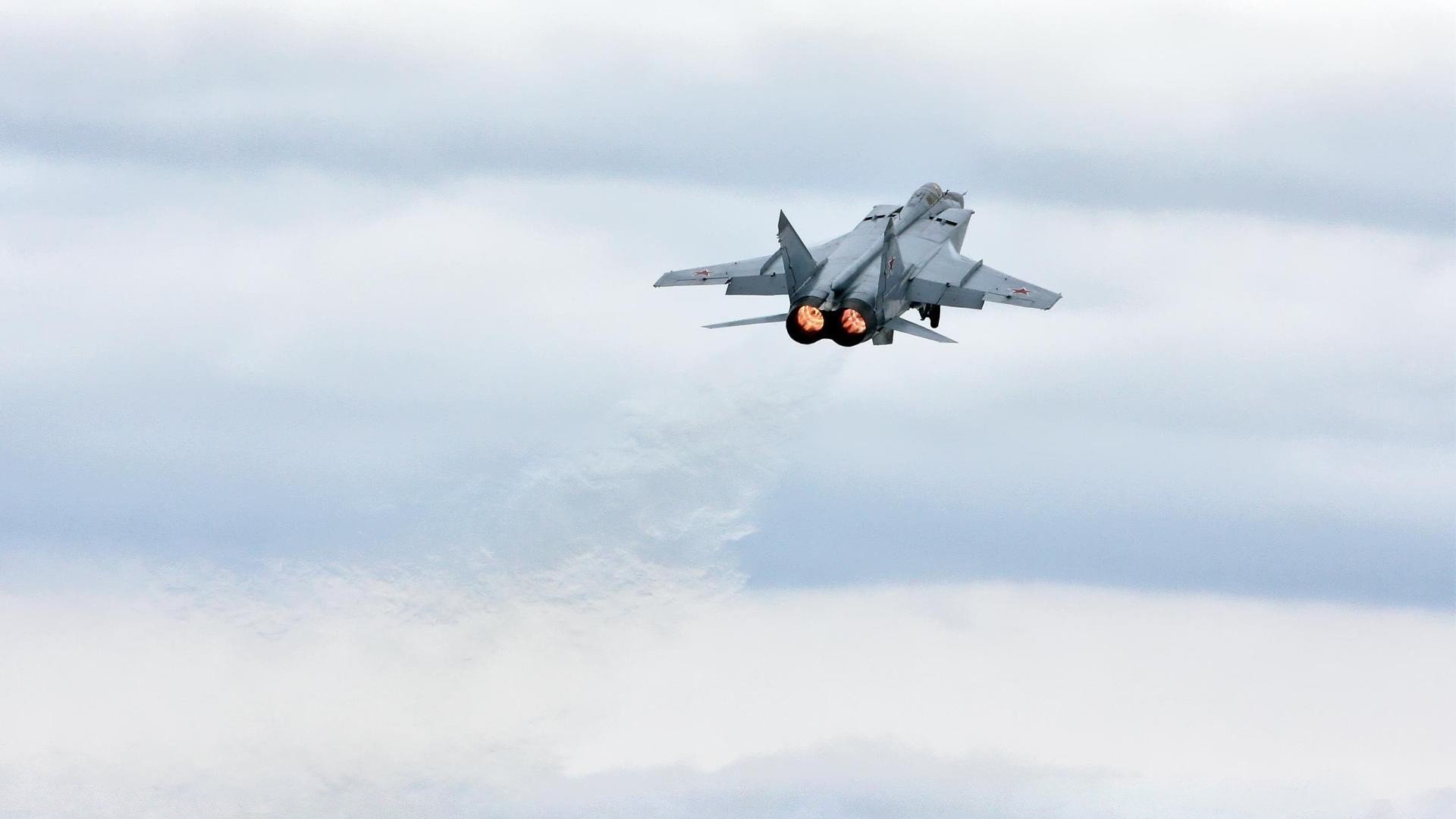 绿茵闪电，当牙买加速度鏖战尼斯防线