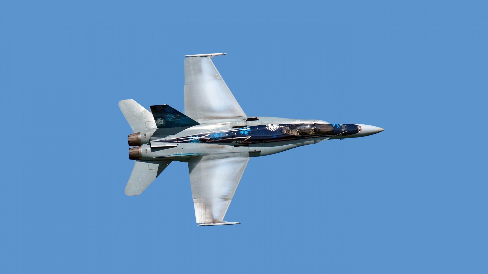 虚构之战,喀卡纳英雄奥亚尔萨瓦尔刷新纪录,一场跨越界线的足球赞歌